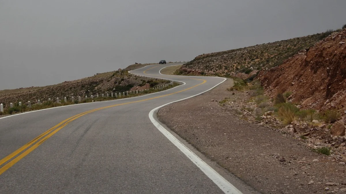 Депутаты подняли тревогу из-за плохих дорог и слабого контроля в регионах