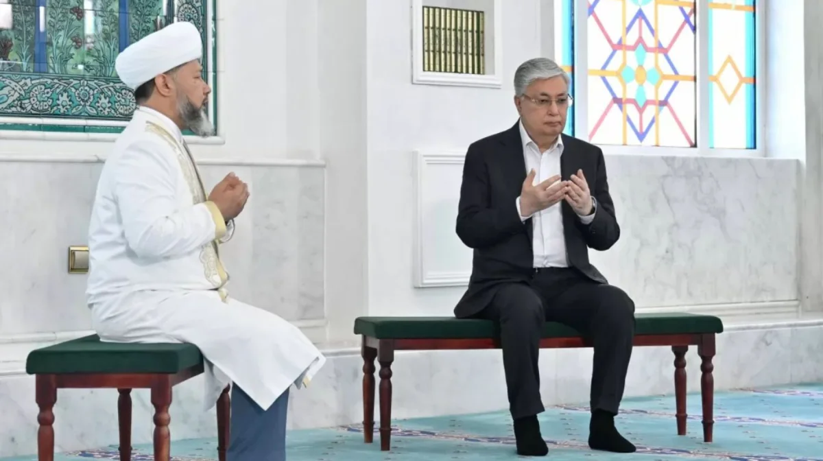 Токаев поздравил казахстанцев с праздником Курбан айт