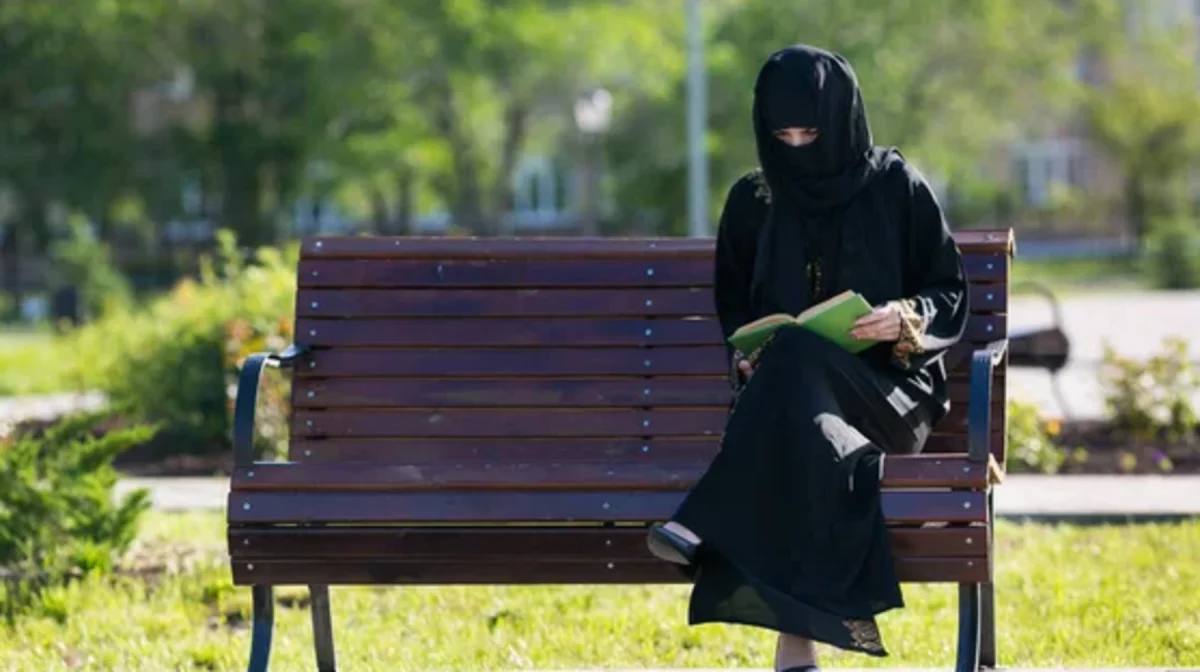 Қазақстанда бетті тұмшалап жүруге заңмен тыйым салынуы мүмкін