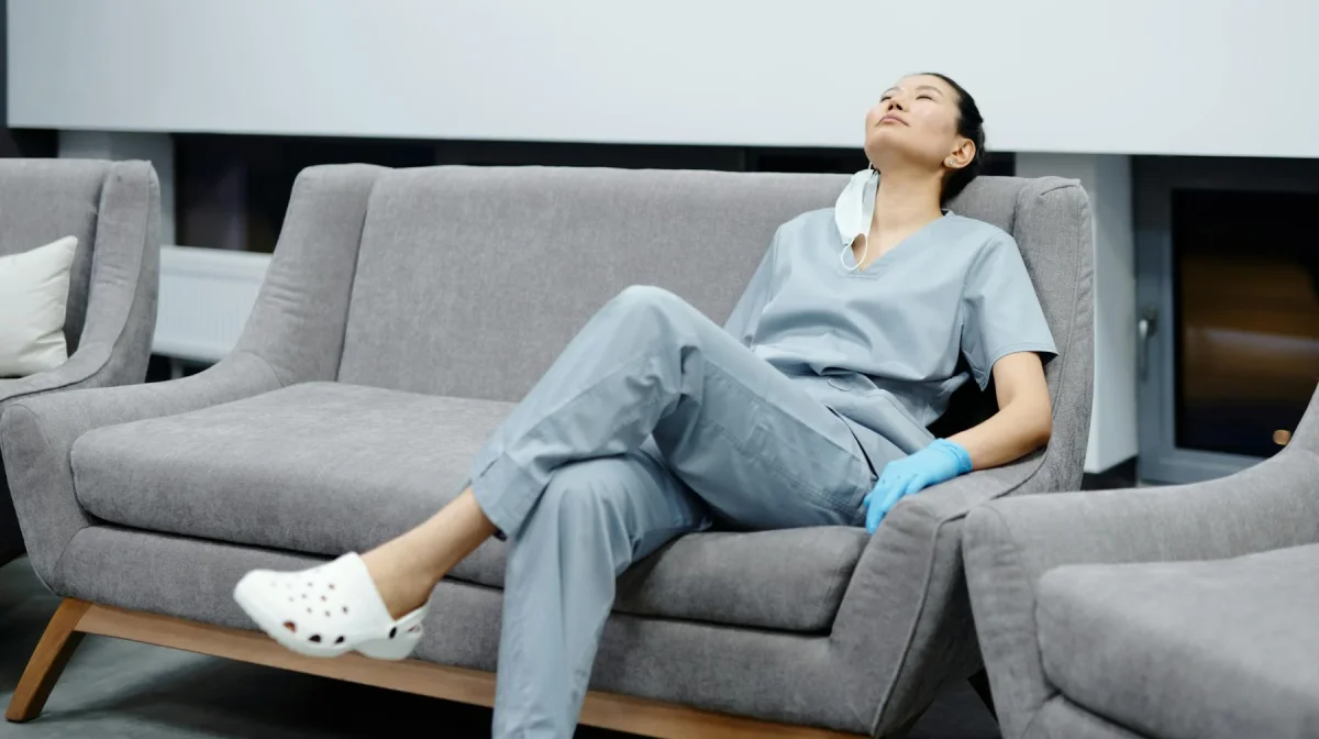 Какую зарплату получают казахстанские врачи?