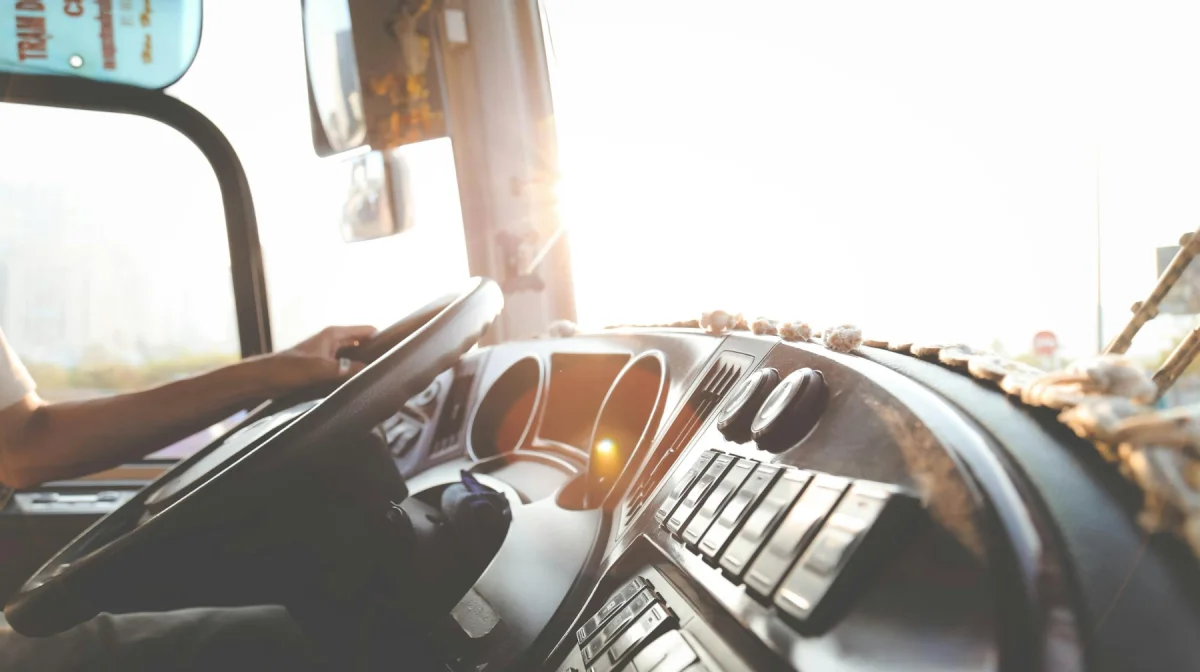 Водителей автобусов хотят обязать сдавать телефоны перед сменой