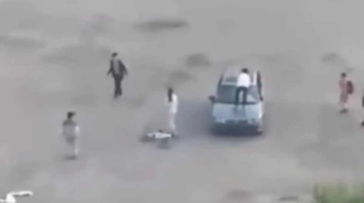 «Это звери»: подростки повредили несколько автомобилей в Астане