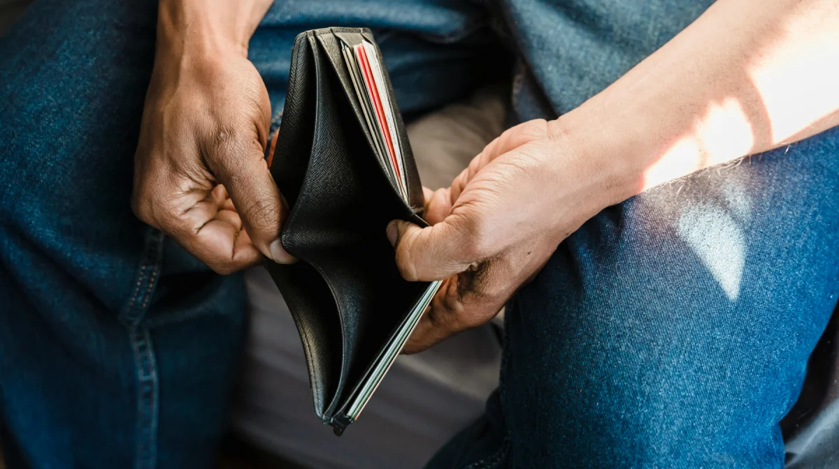 Уровень бедности в Казахстане вырос почти в два раза за 10 лет — депутат