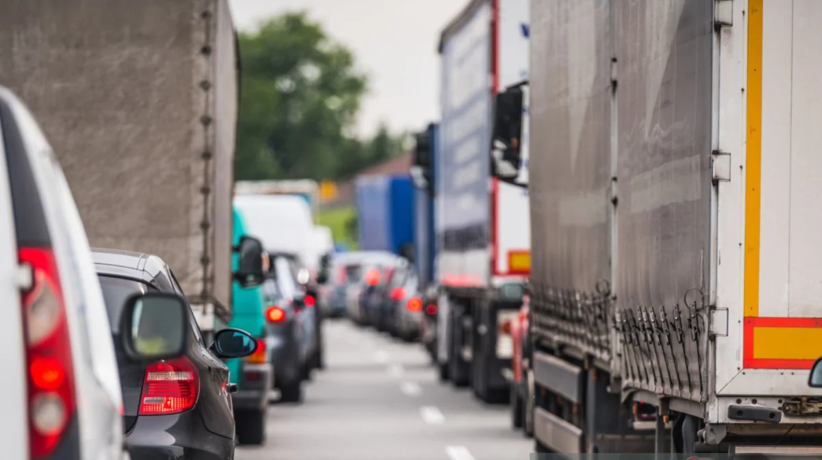 Пробки на границе: Минфин предлагает ускоренный и платный режим пропуска