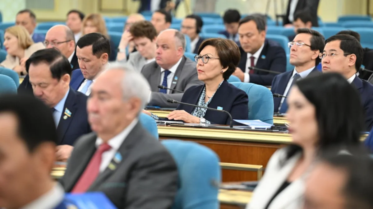 Казахстанские депутаты ушли на каникулы