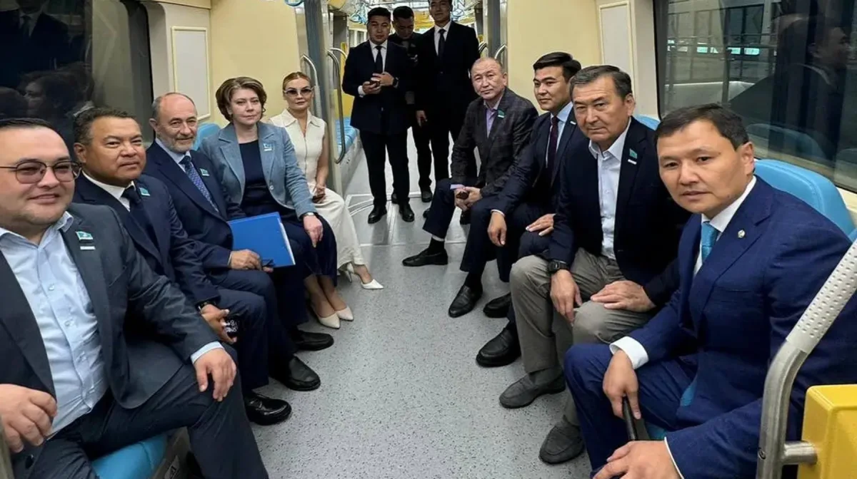 «LRT бағаналары жалға беріледі»: Депутат еш жерде айтылмаған мәліметтерді жария етті