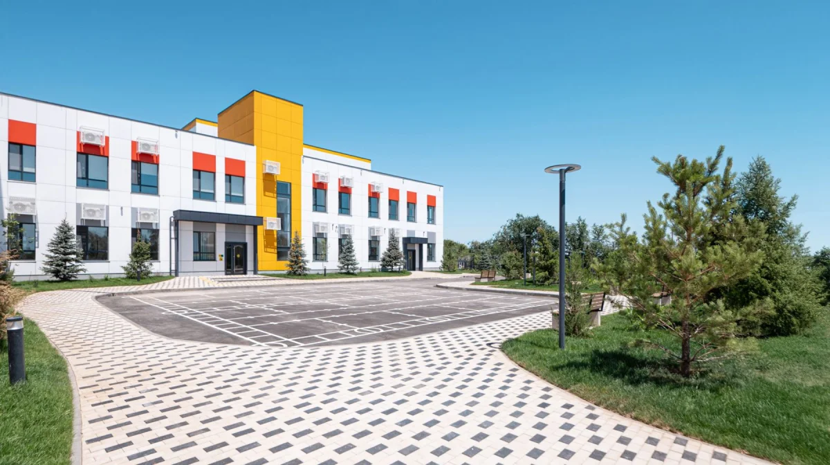 Алматинских воспитанников детдома переселяют в Конаев: власти объяснили причину