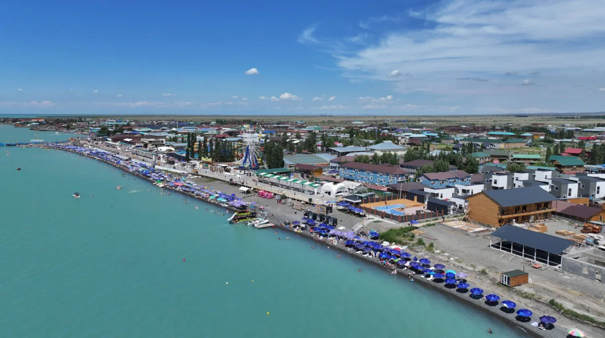 Президенттің сынынан кейін Ермек Көшербаев Алакөлдегі демалыс аймақтарын тексерді