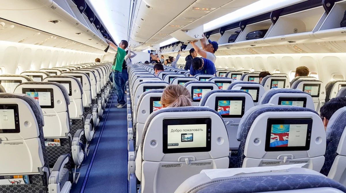 Air Astana арзан билет алған жолаушыларға кино көруге тыйым салған
