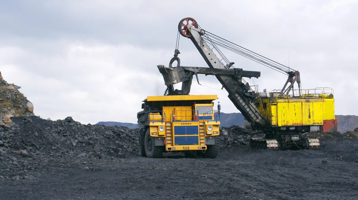 Зима близко, угля не хватает: долги перед шахтами бьют по энергетике Казахстана