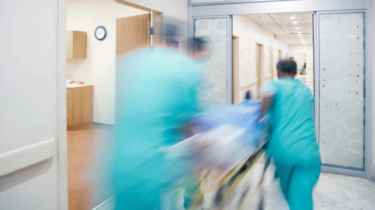 «Әйел екі баласымен терезден секіріп кетті»: Павлодарда жантүршігерлік оқиға болды