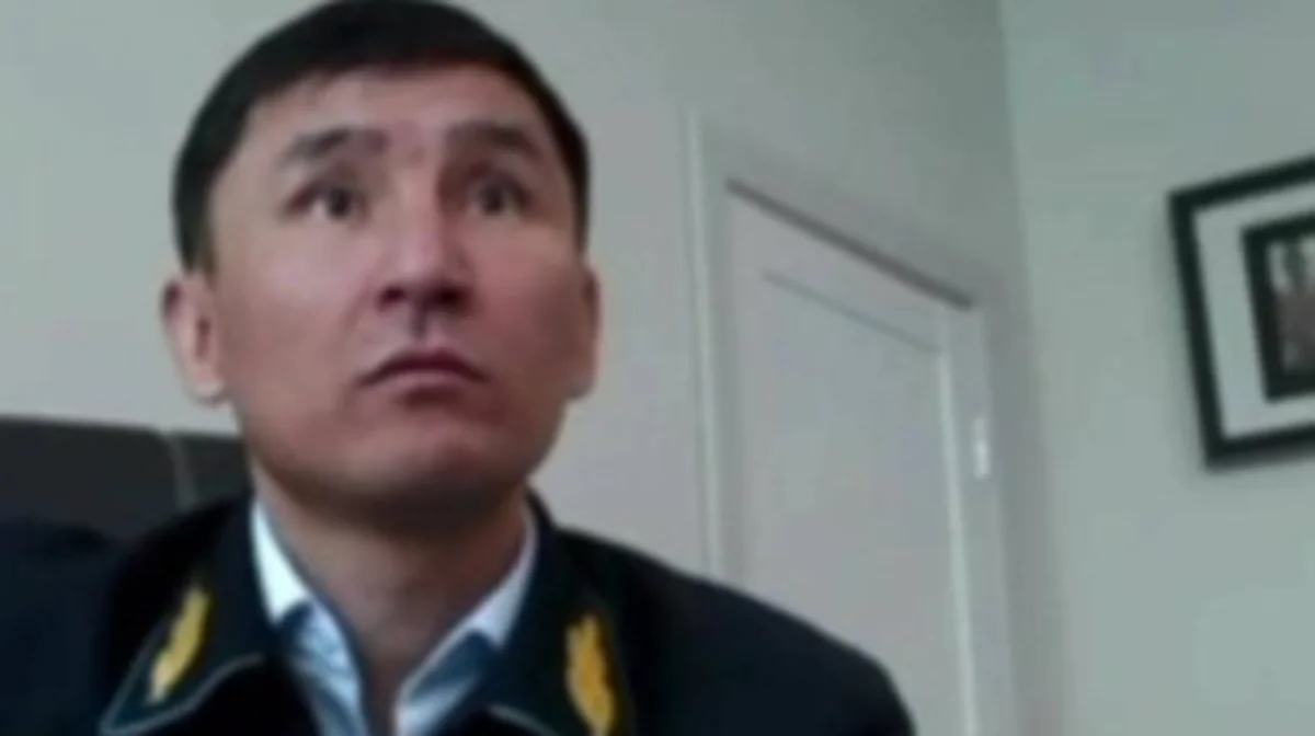 «Қателігін мойындады»: Қызметкерлеріне боғауыз сөз айтқан басшы қызметінен қуылмайтын болды