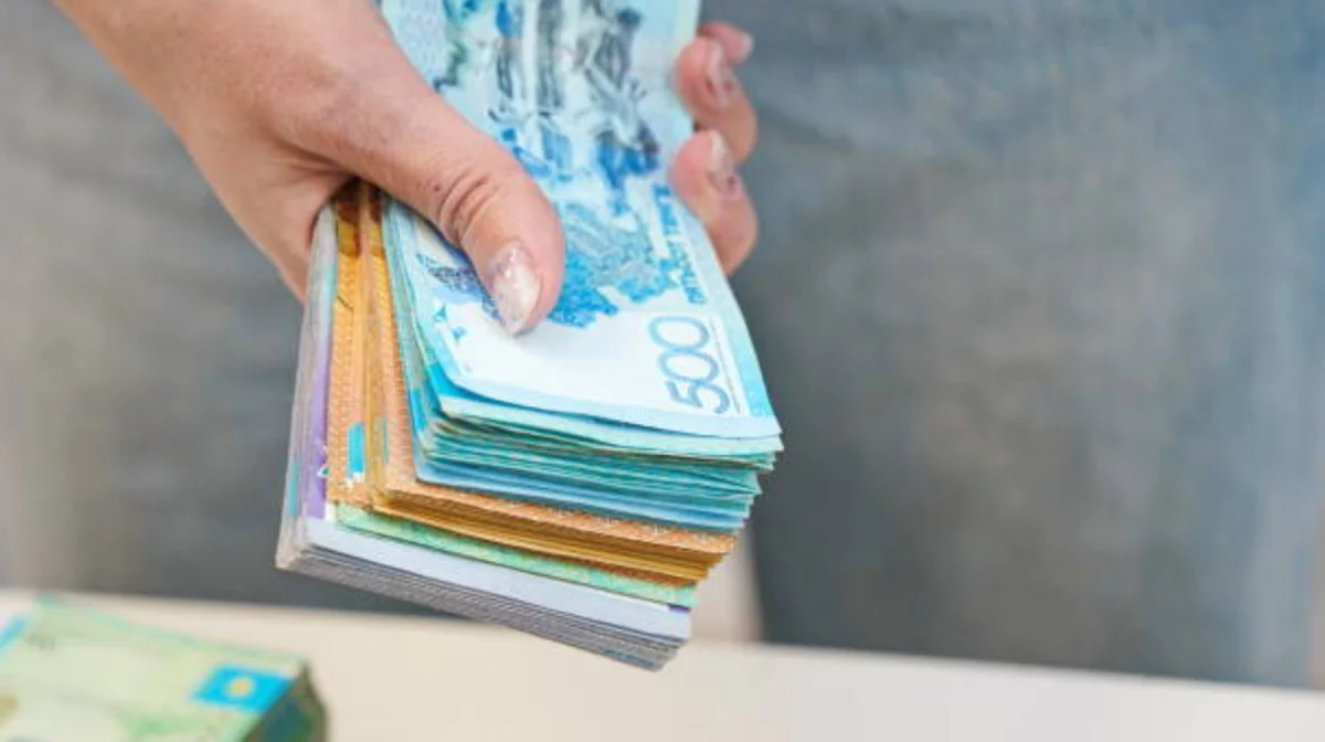 Қазақстандықтардың есепшотына 46 228 теңгеден аударылады: кімдерге берілетіні белгілі болды