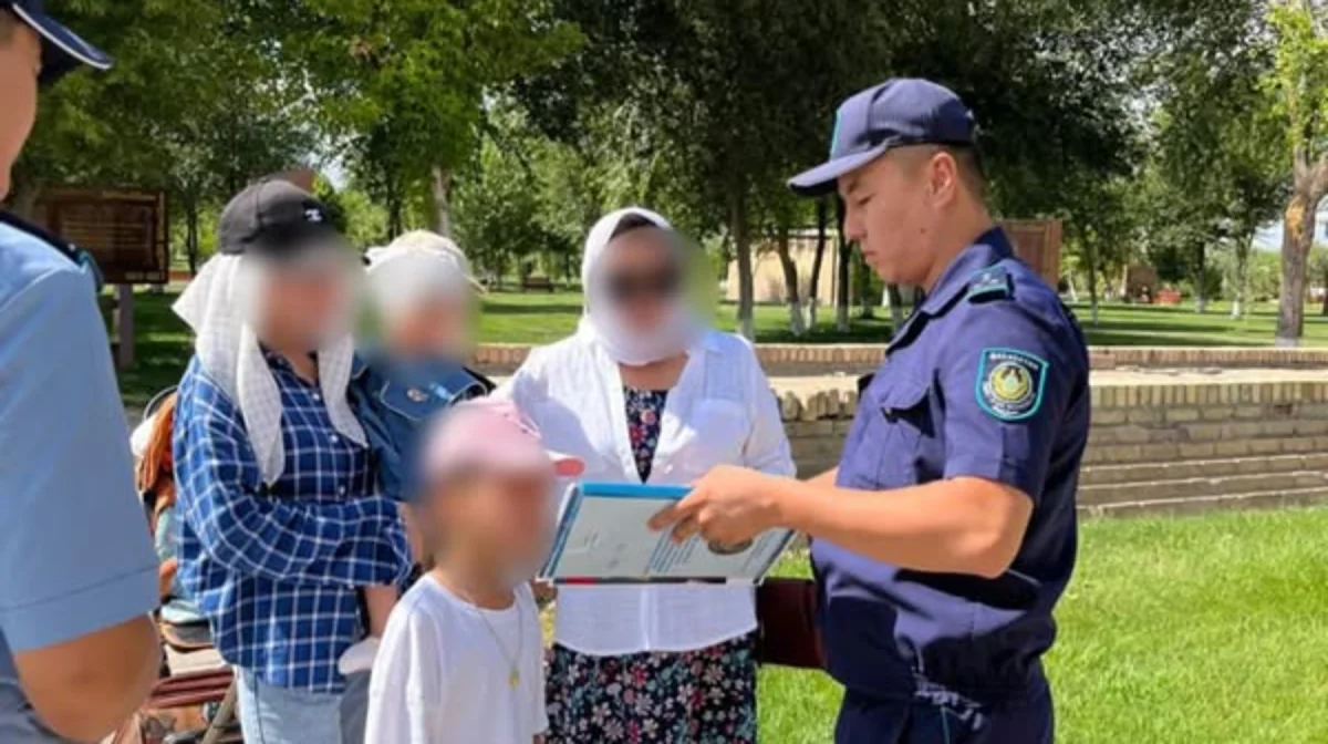 Бет-әлпетті жабуға тыйым: Түркістанда полицейлер түсіндіру жұмыстарын жүргізді