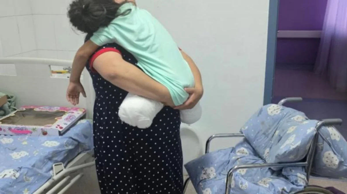 Девочка лишилась ног после ДТП в Астане: водителя автобуса освободили по амнистии