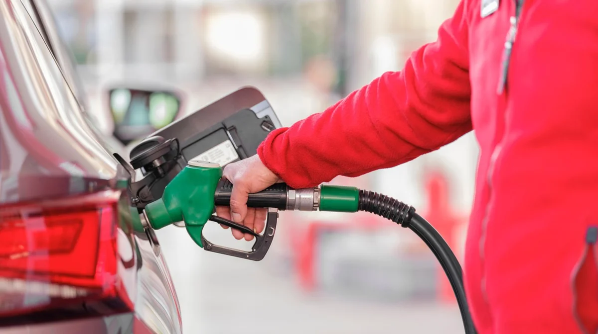 Спрос на бензин бьёт рекорды — сможет ли Минэнерго удержать цены?