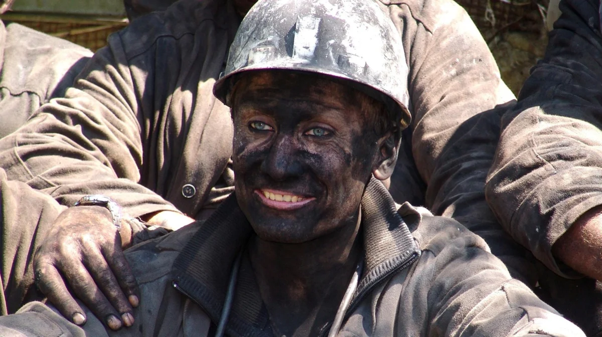 Ко Дню шахтёра: сколько зарабатывают под землёй в Казахстане?