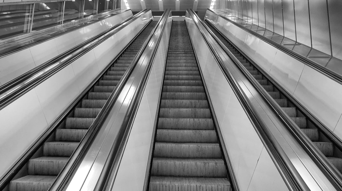 Ребенок упал с эскалатора в Петропавловске