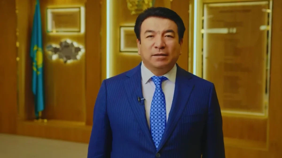 Оқу-ағарту министрі қазақстандықтарды Білім күнімен құттықтады