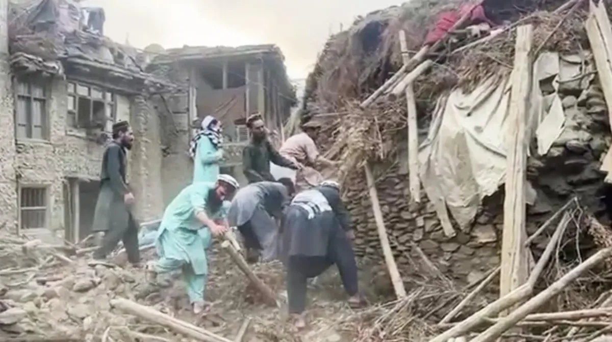 Ауғанстандағы жер сілкінісінен 600-ден астам адам қаза тапты