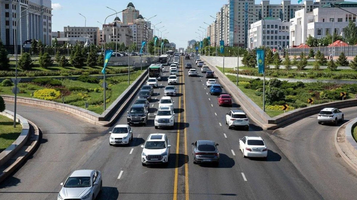 Госструктуры Астаны сдвигают рабочий график ради борьбы с пробками