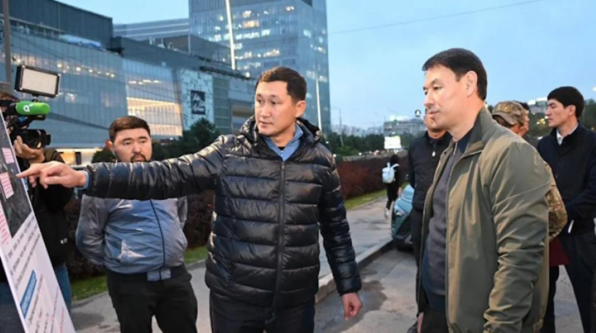 Гранит на вынос и провал асфальта: Аким Алматы раздаёт выговоры