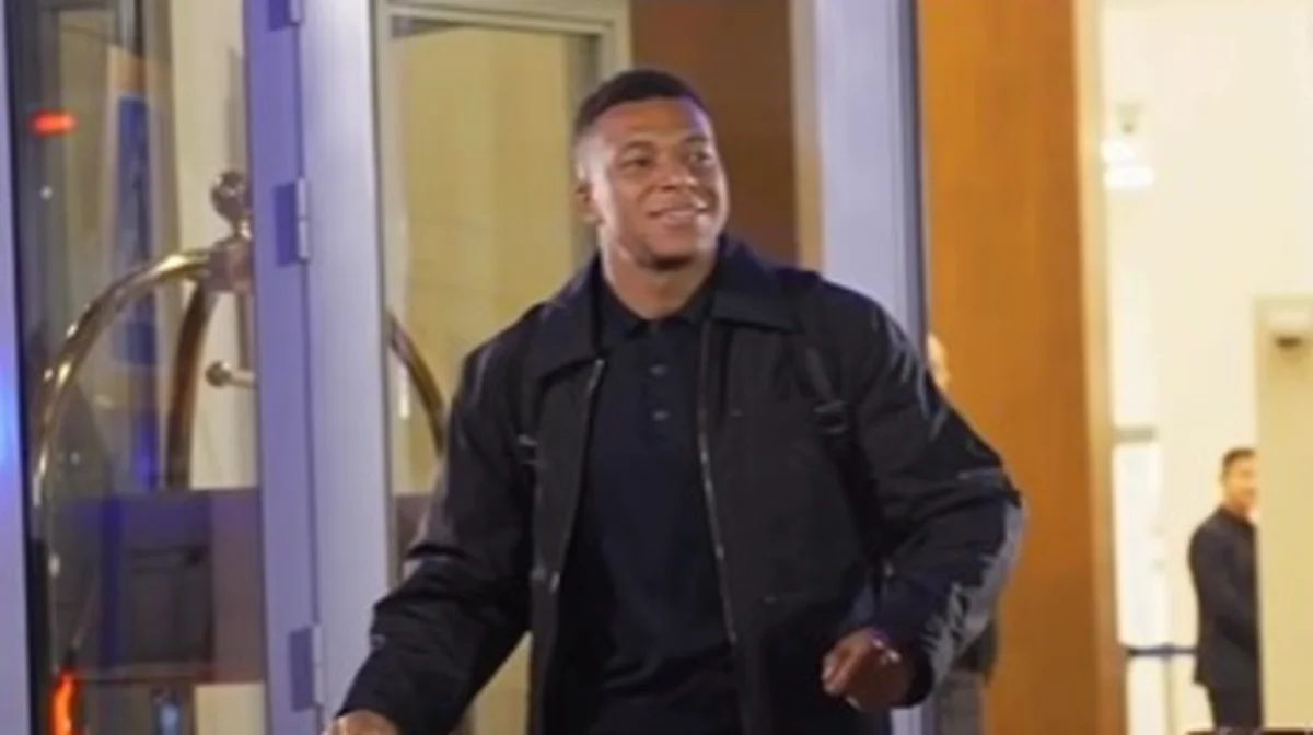 Футболистов «Реала» встретили баурсаками и кюями в Алматы