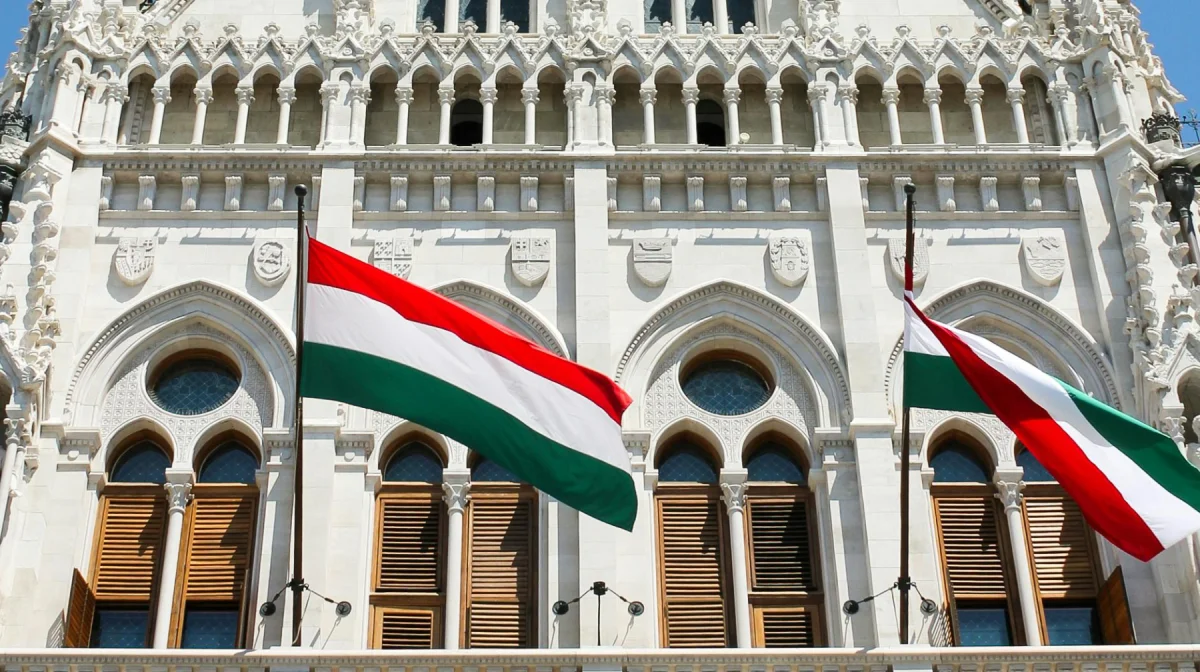 Президент Венгрии прилетит в Астану