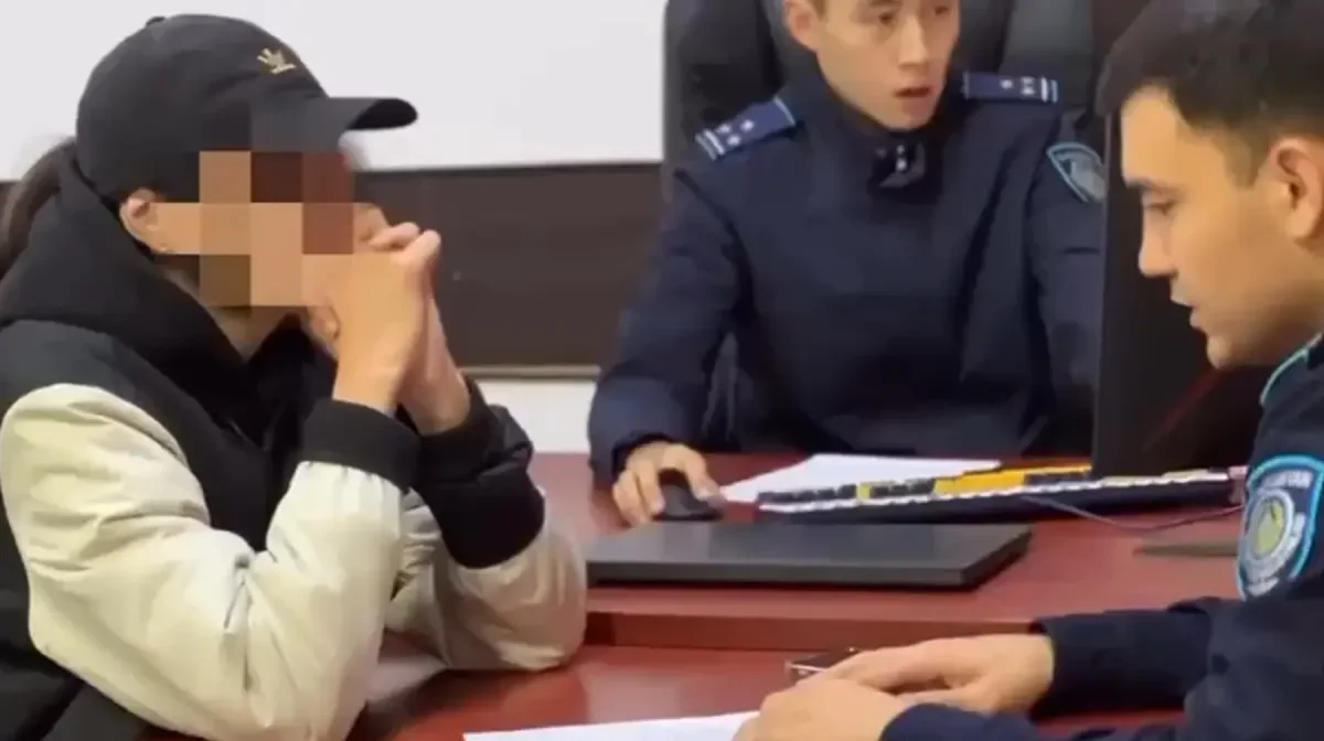 Алматыда жүргізушіні мазақ еткен блогер полицияға шақыртылды