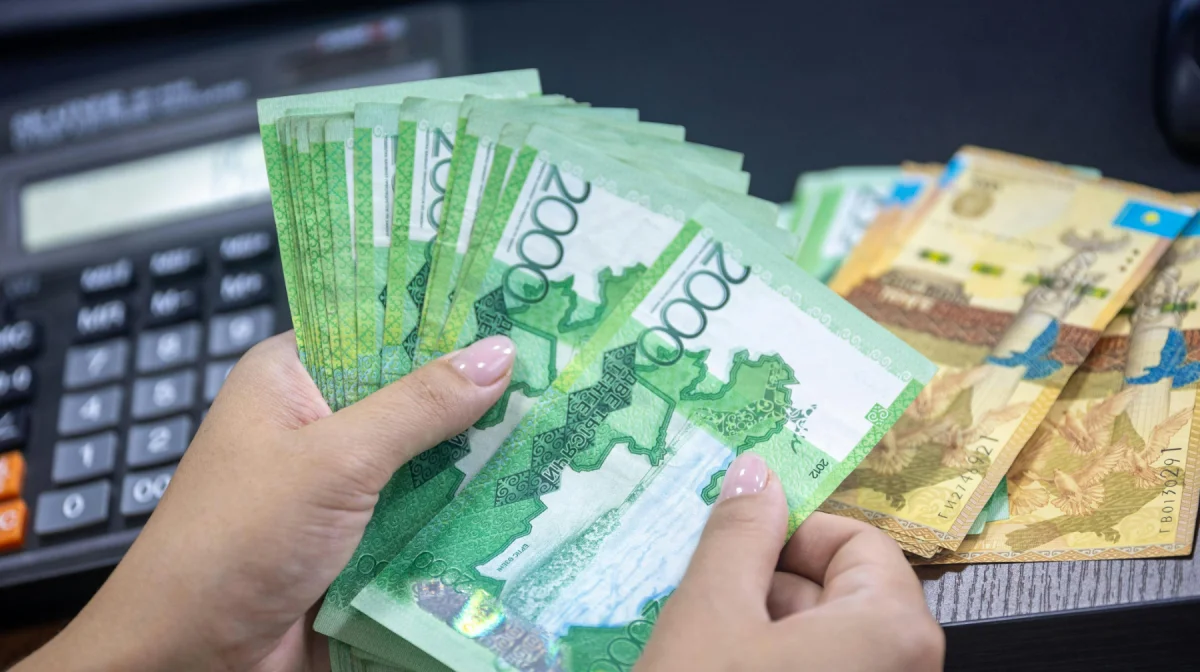 В Казахстане предлагают поднять минимальную зарплату до 110 тысяч тенге