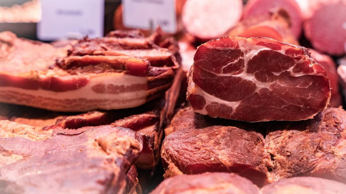 Депутат разоблачил цепочку прибыли: мясо дорожает, фермеры беднеют