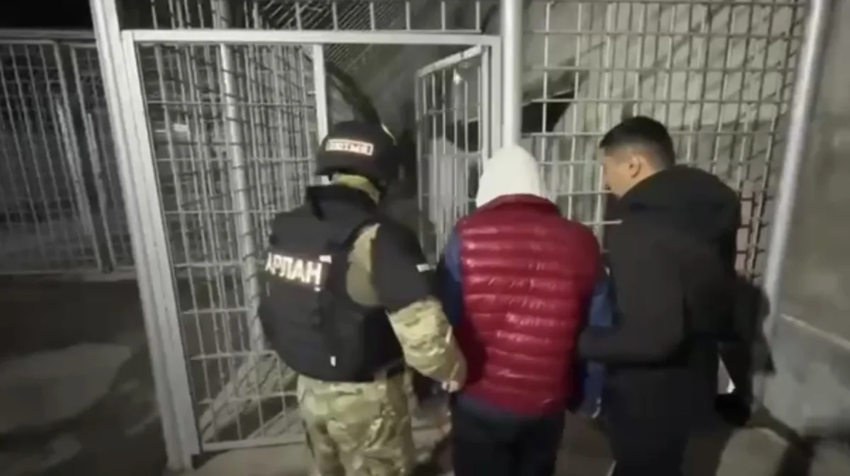 В Шымкенте блогер шантажировал сотрудника акимата