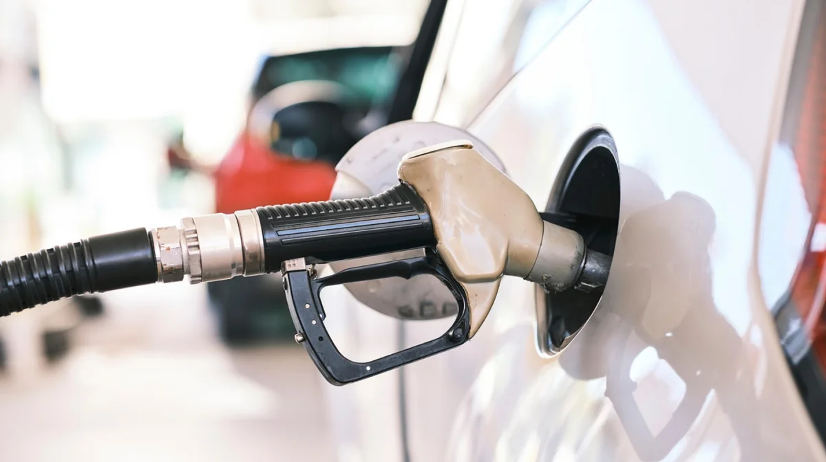 Кризис топлива? Казахстан ограничивает экспорт бензина и дизеля