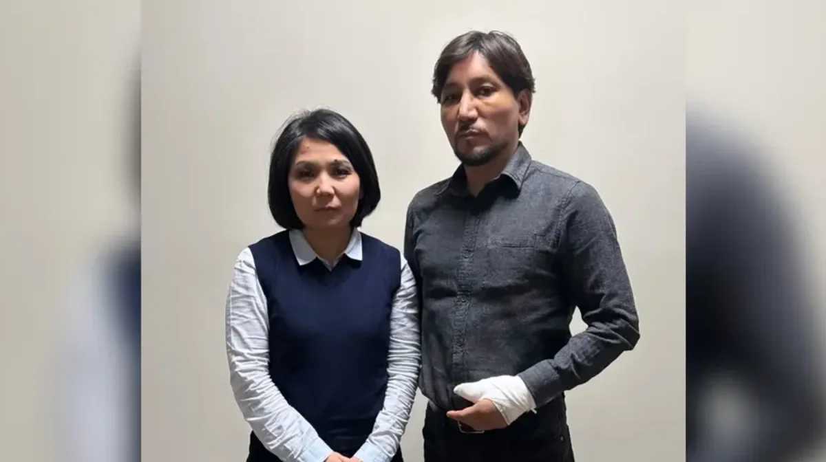 «Мұқасан табылмай жатыр»: Заңгер соққыға жығылған әншінің қазіргі жағдайын айтып берді