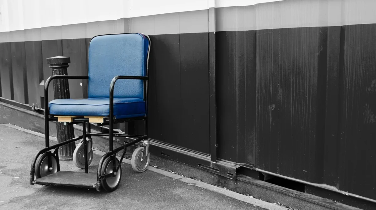 В Алматы оштрафовали руководителя благотворительного фонда за привлечение подростка к сбору пожертвований