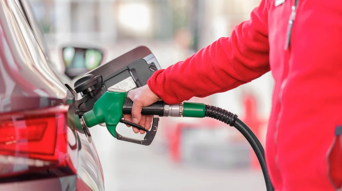 Рост цен на бензин невозможен: Минэнерго призывает сообщать о нарушениях на АЗС