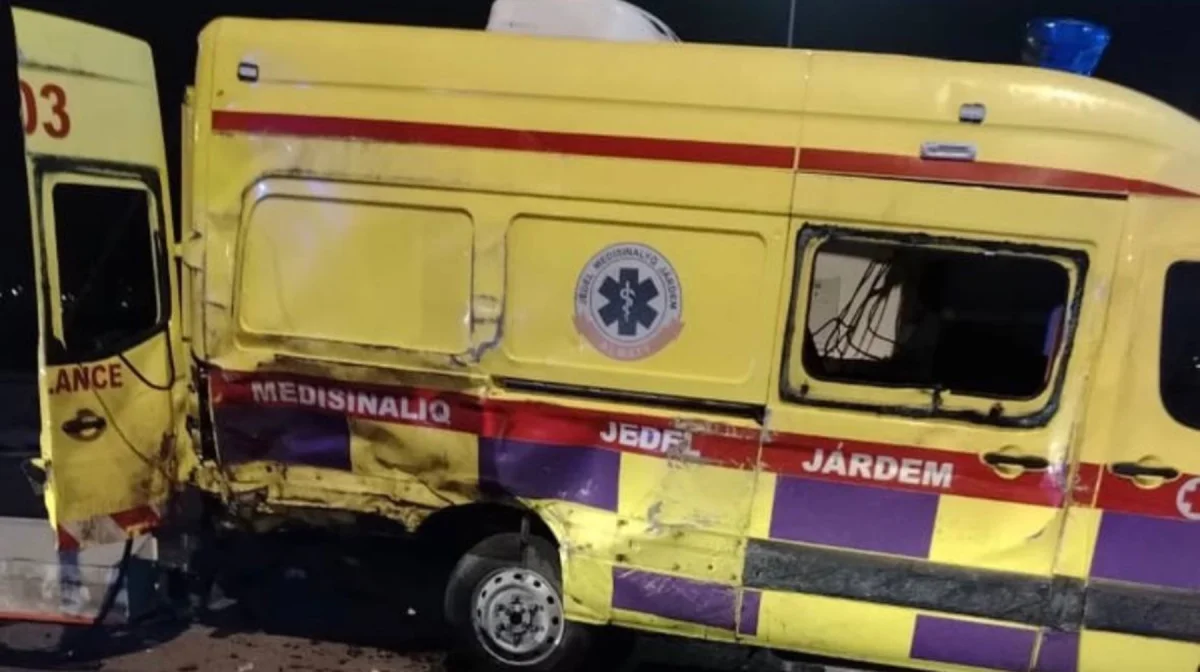 Машина скорой помощи попала в ДТП в Алматы: погибла фельдшер