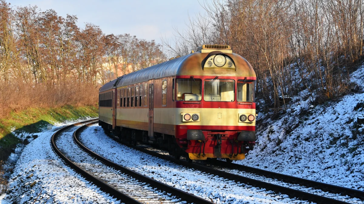52 человека отравились угарным газом в поезде в Алматы