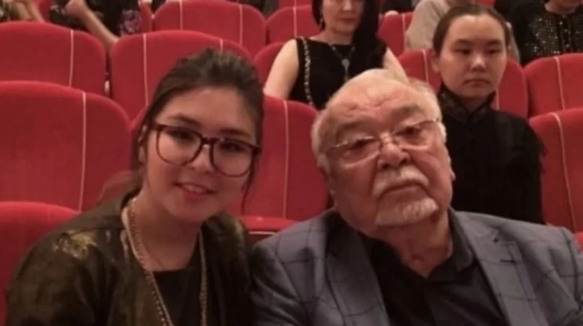 «Жүрегімнің ішіндегі жүрегім»: Асанәлі Әшімовті қызы жантебірентерлік жазба жариялады