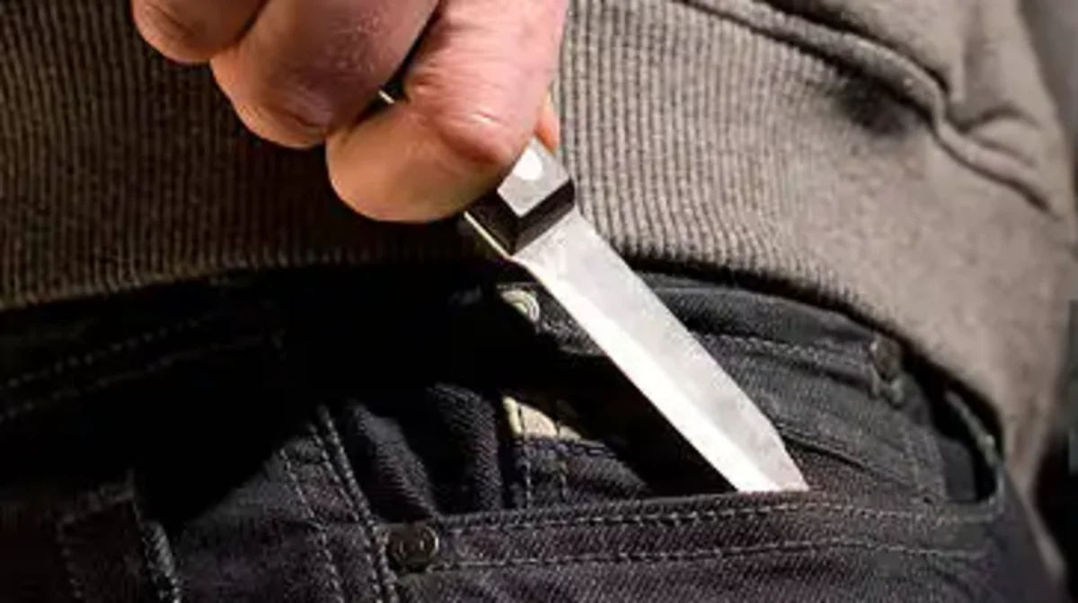 В Астане возле ночного клуба зарезали 18-летнего парня