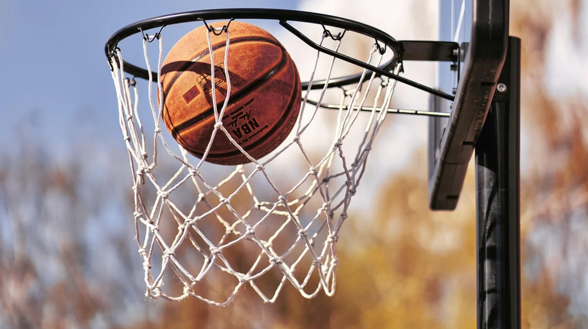 Трагедия на спортплощадке: в Атырау во время игры умер 13-летний подросток