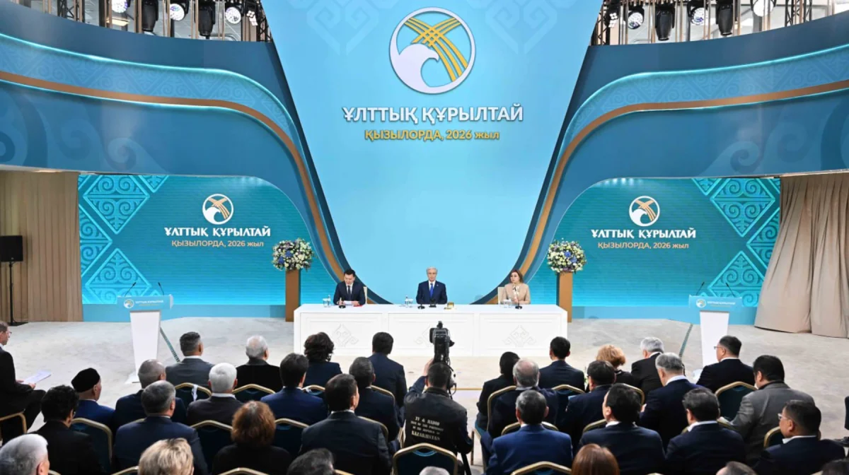 Президент призвал оградить молодежь от аморальных моделей поведения