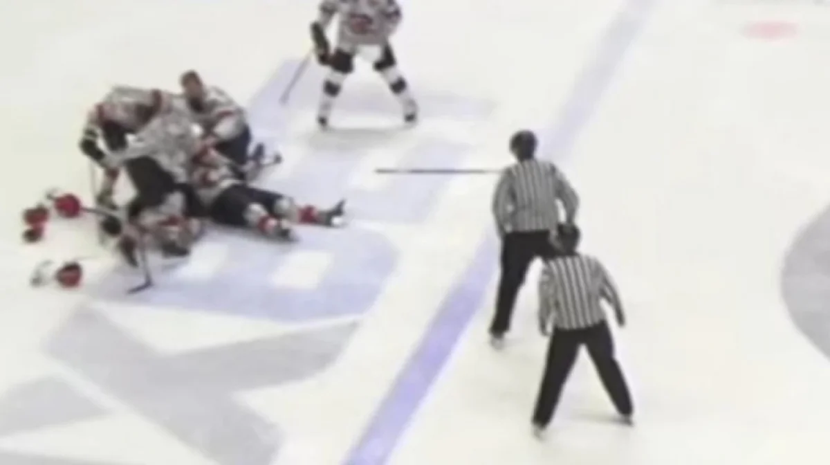 Қарағандыда ойын кезінде кенеттен хоккейші көз жұмды