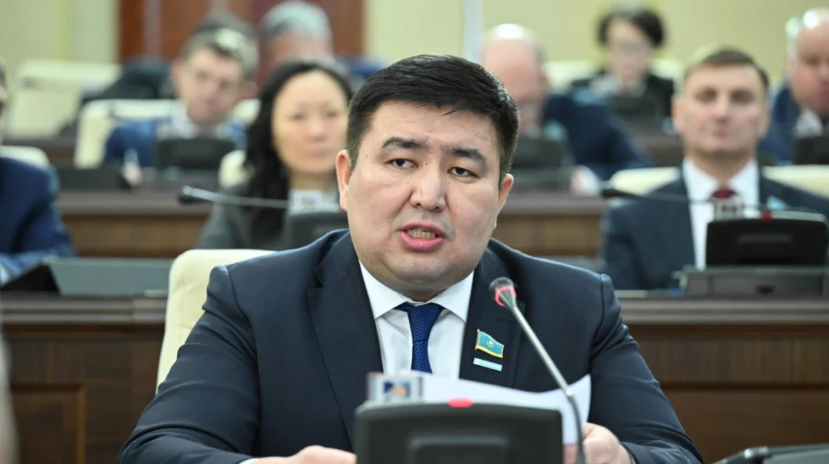 Елнур Бейсенбаев сложил полномочия депутата мажилиса