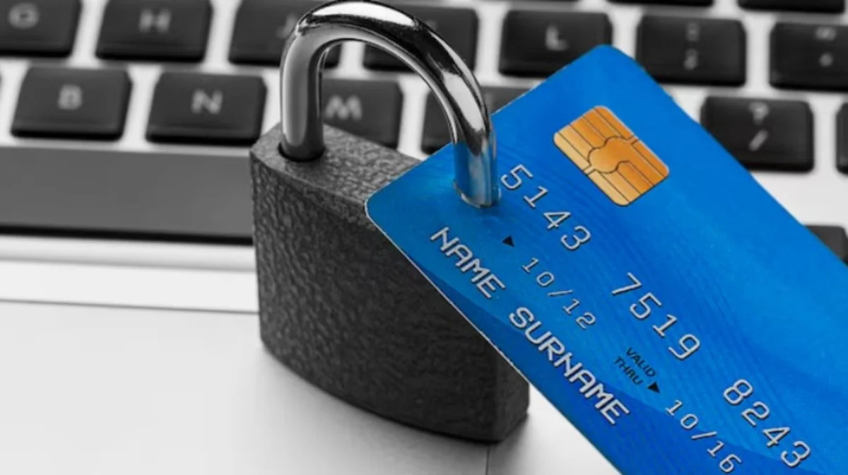 «Ваша карта заблокирована»: как мошенники выманивают деньги у казахстанцев