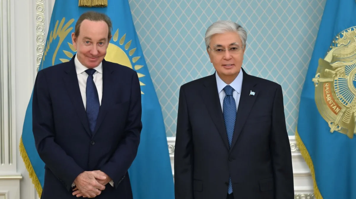 Токаев обсудил с Фостером открытие авиарейсов в США