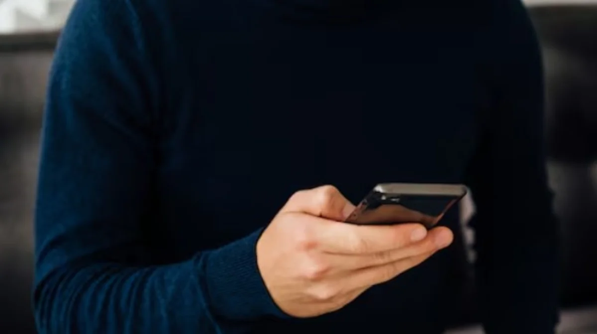 Мошенники атакуют казахстанцев через SMS с номера 1414