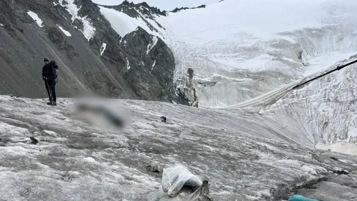 Фото @akhmetova.kz / Facebook.com  Данный текст скопирован с сайта Informburo.kz https://informburo.kz/novosti/telo-neizvestnogo-naidennogo-turistami-v-raione-lednika-severceva-evakuirovali