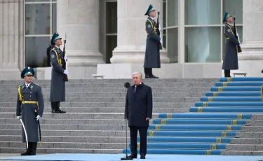 Президент Мемлекеттік ту көтеру рәсіміне қатысты