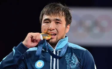 Елдос Сметов ел аралап жүр